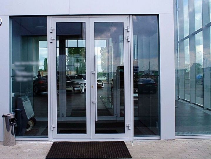 Usi aluminiu exterior si interior Super Okna MD