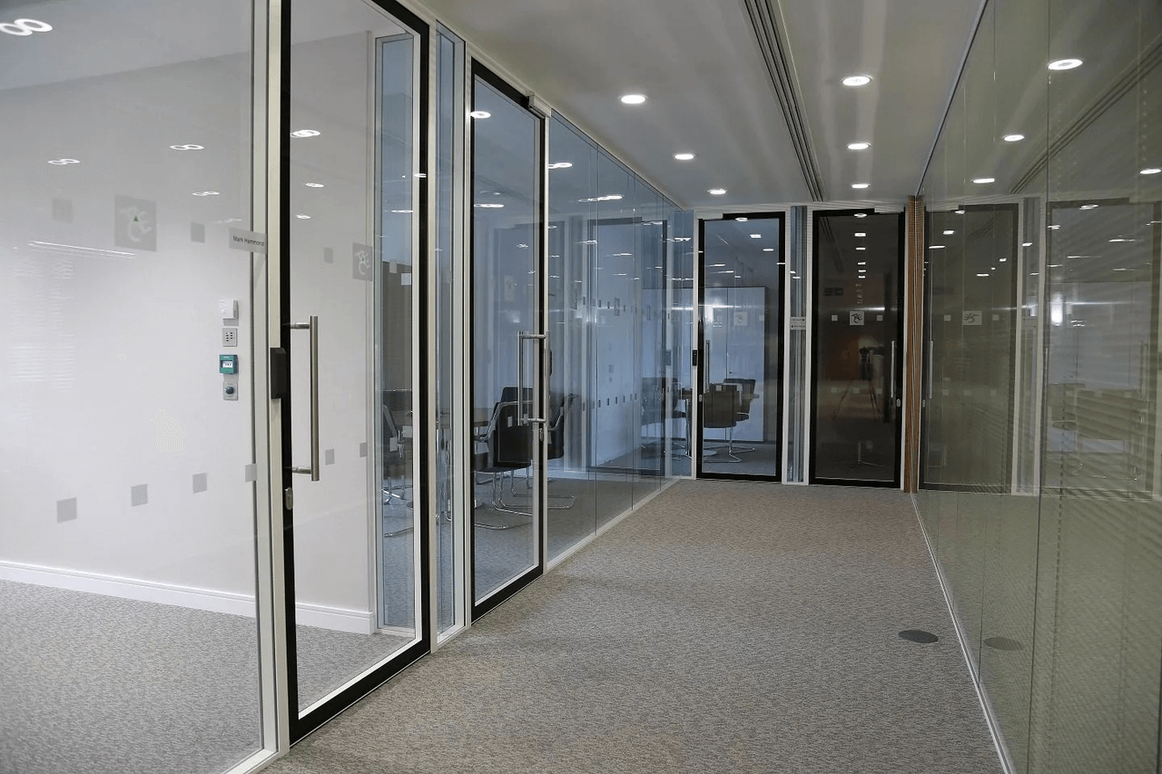 Usi Interior birou / oficiu Super Okna MD