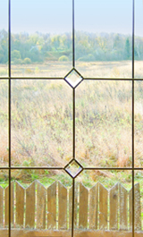 окно с витражной лентой