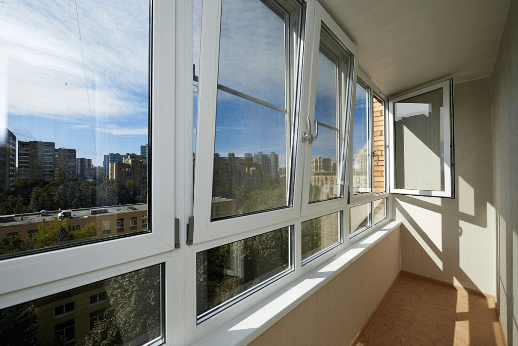 Calculaţi preţul vitrării balconului/lodjei